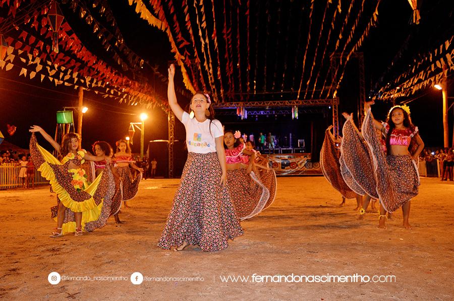 Sarau da Educação é o destaque da 3ª noite do Arraiá do Povão   